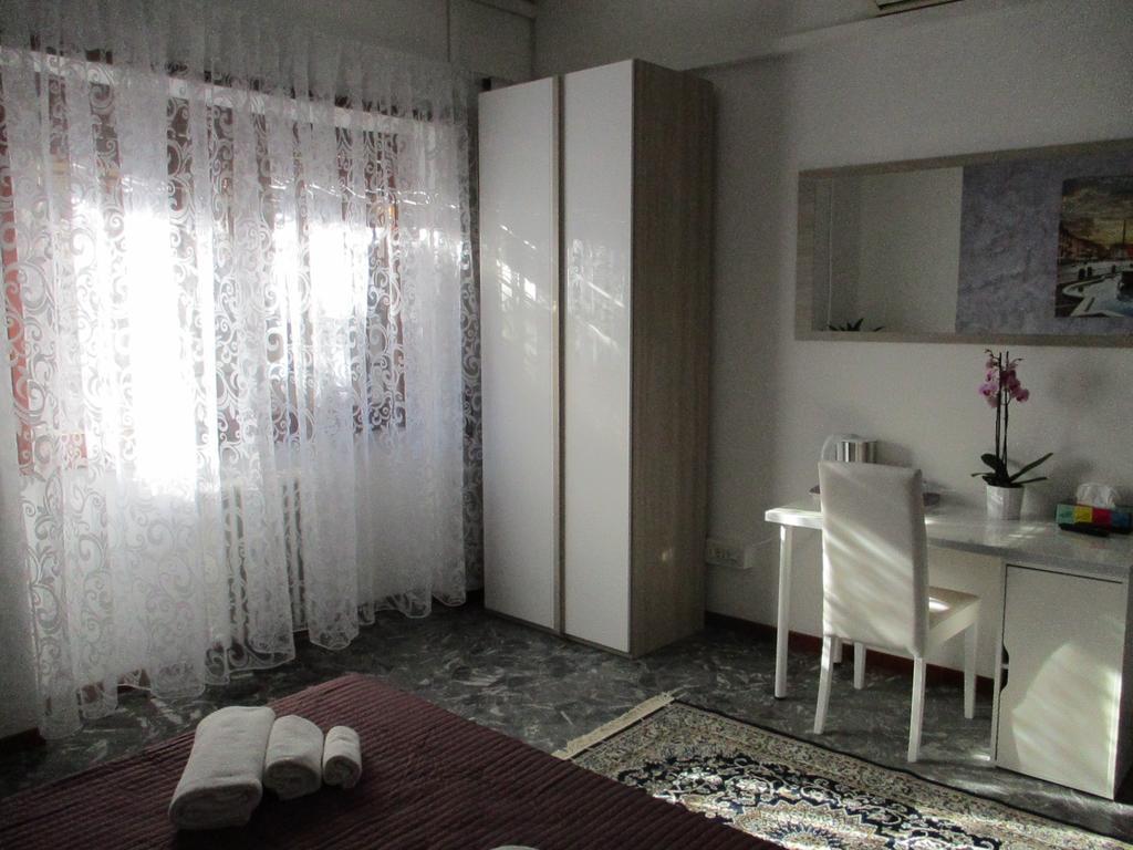 Maxim Rooms Rom Exterior foto
