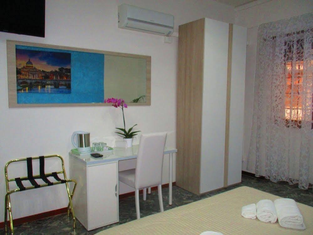 Maxim Rooms Rom Exterior foto