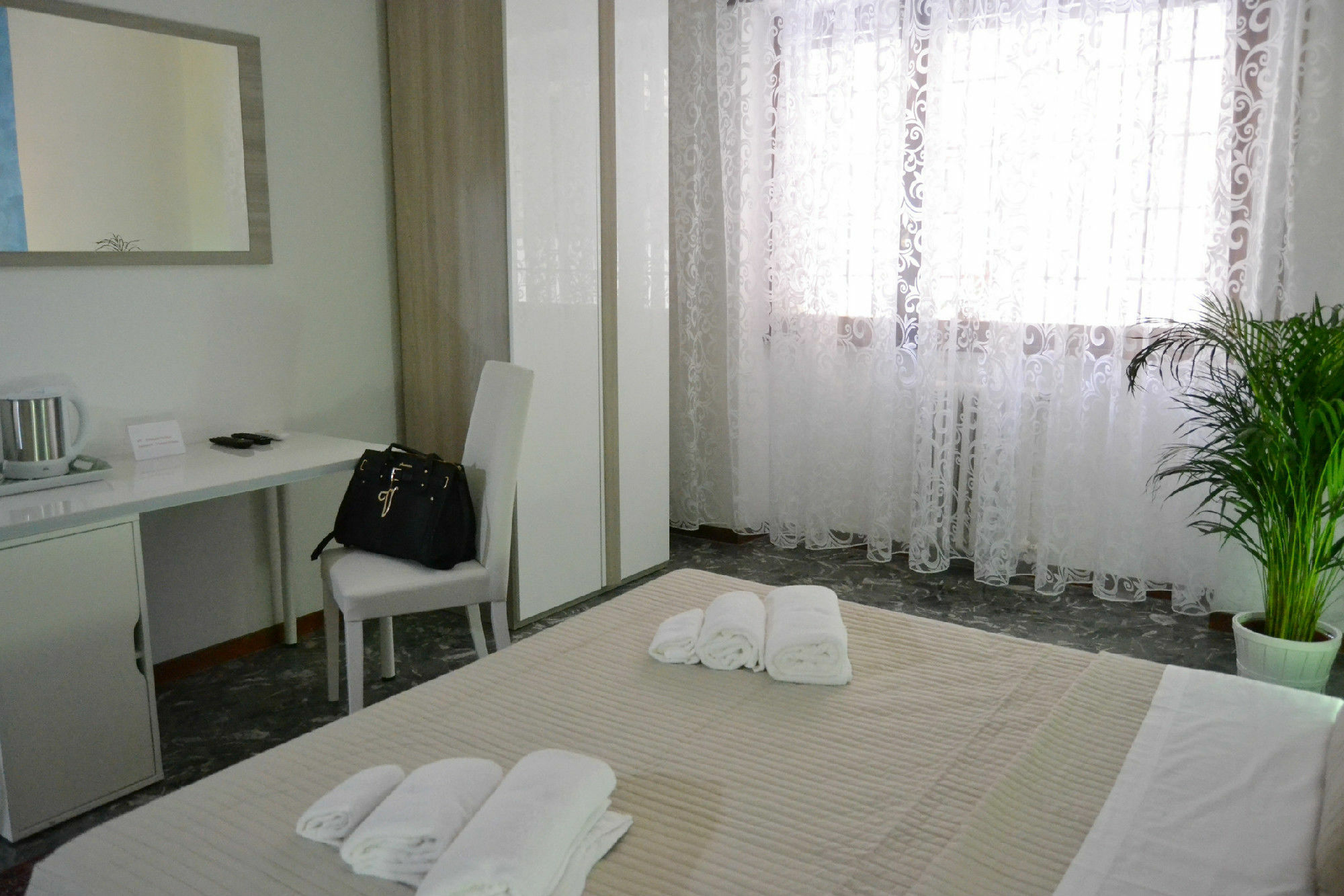 Maxim Rooms Rom Exterior foto