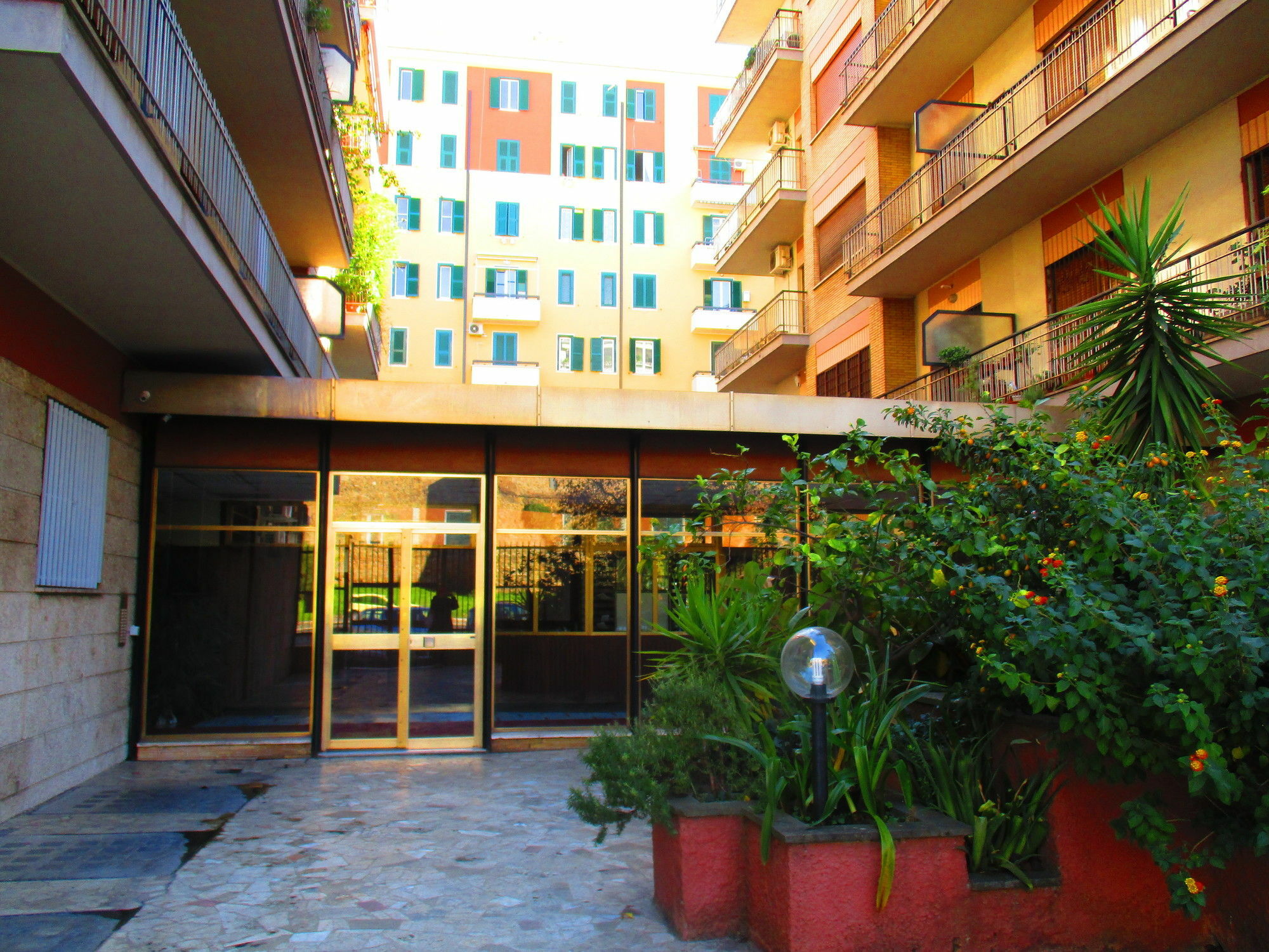 Maxim Rooms Rom Exterior foto
